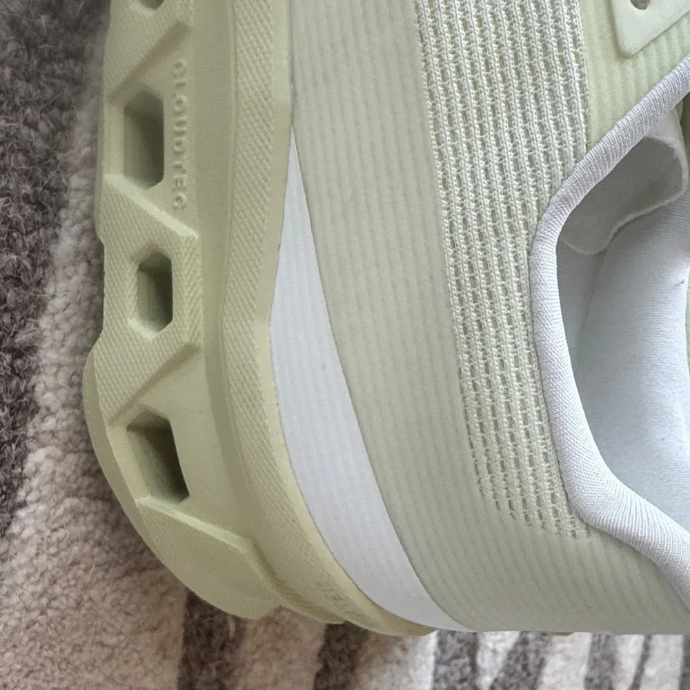 On Running Cloudmonster Women's Light Yellow Mesh Sneakers size 9.5